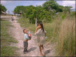 Indigenous children around the Onorico River